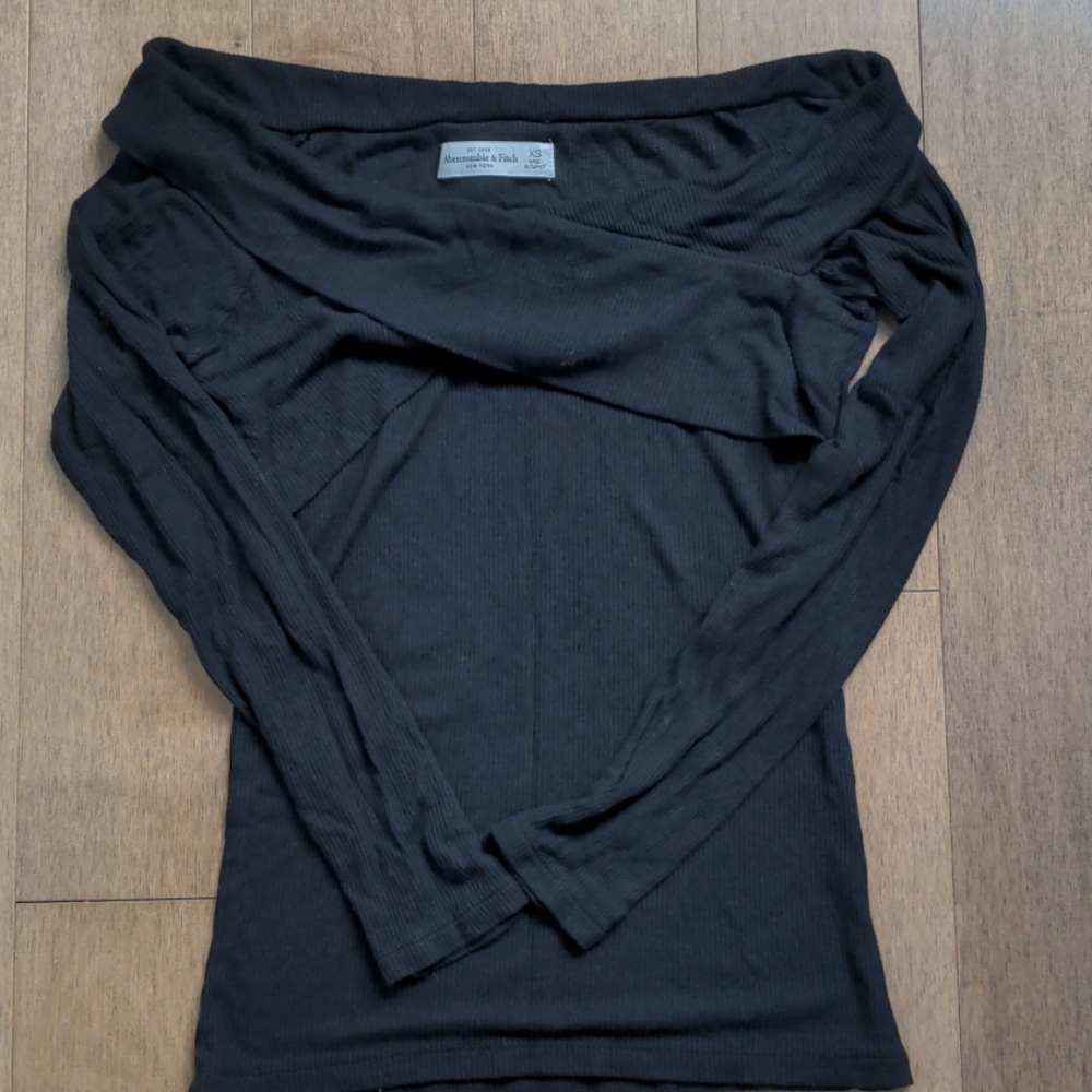 Off shoulder long sleeve tee - A&F